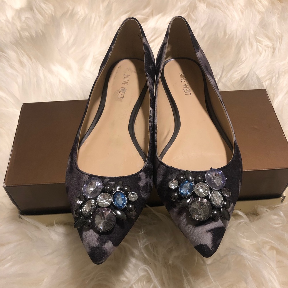 Nine West jeweled pointed toe flats size 9